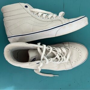 Van’s SK8-HI in “Butter Leather.”